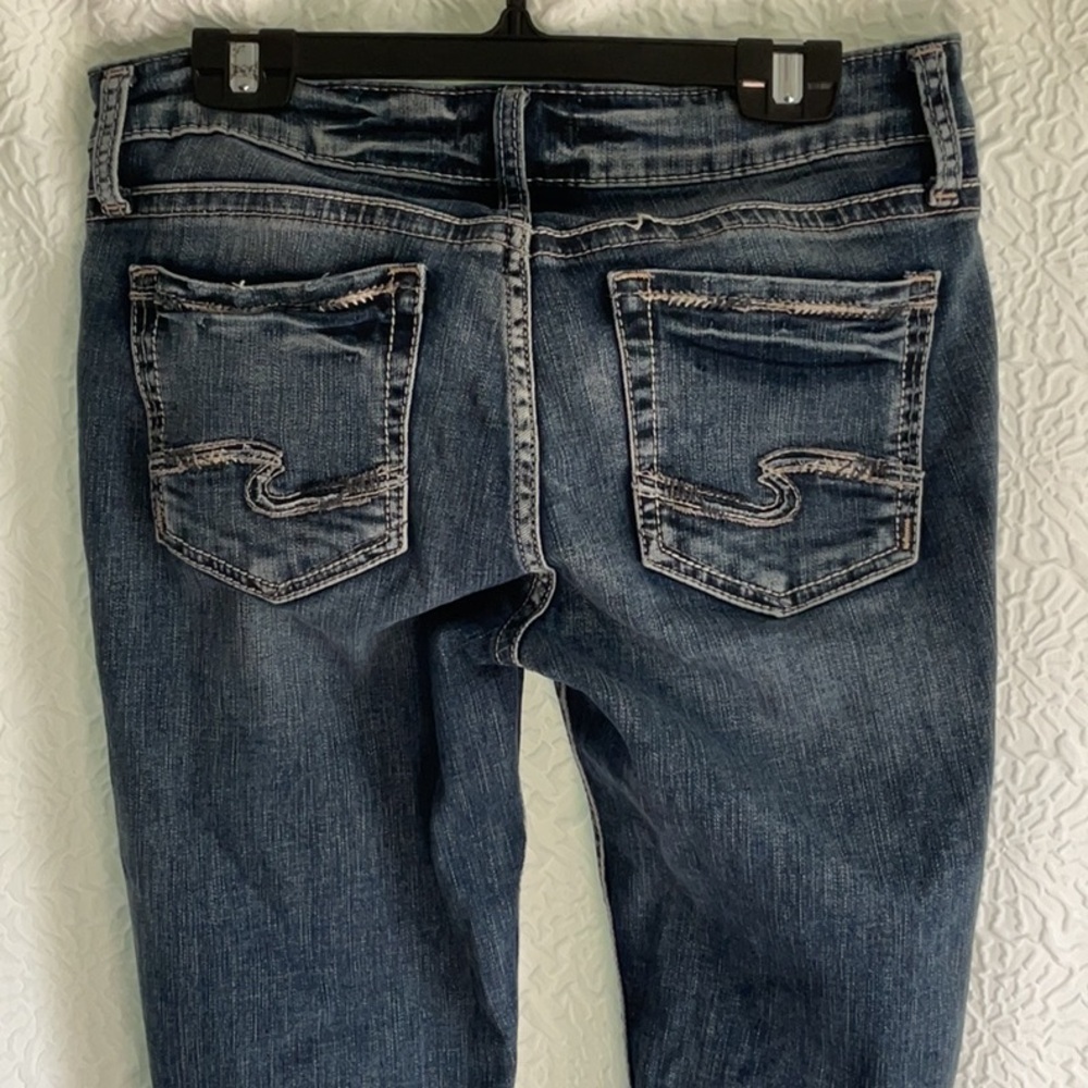 Silver Jeans ELYSE CAPRI distressed